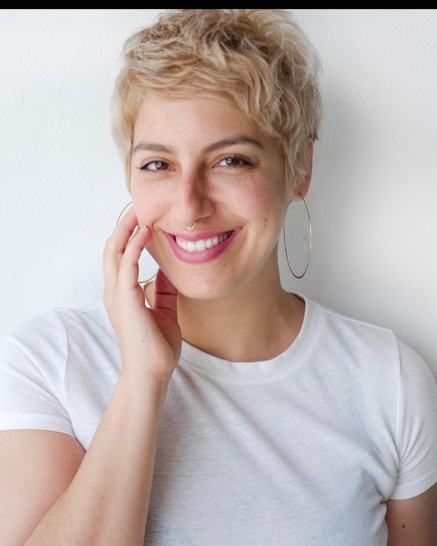 Hey ya&rsquo;ll, 
We have a new stylist joining the salon from Ohio!! @layde_j Jaina will be at the salon Tuesday-Friday. 
A little about Jaina &ldquo;Since starting my career as a hairstylist in 2013 after receiving my BFA from the Columbus Colleg